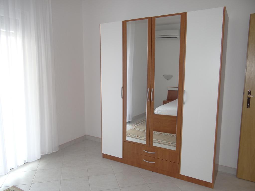 Vila Lola Apartmani Trogir Exterior foto